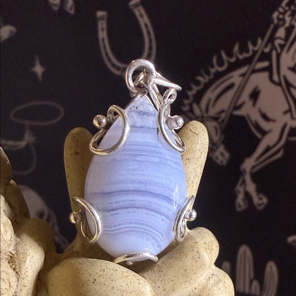 Earth Art hand crafted artisan Jewelry - Beautiful Blue Lace Agate Pendent
.925 Sterling Silver